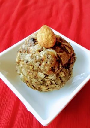 रोटी का लड्डू (Roti ka ladoo recipe in hindi) रेसिपी मुख्य फोटो