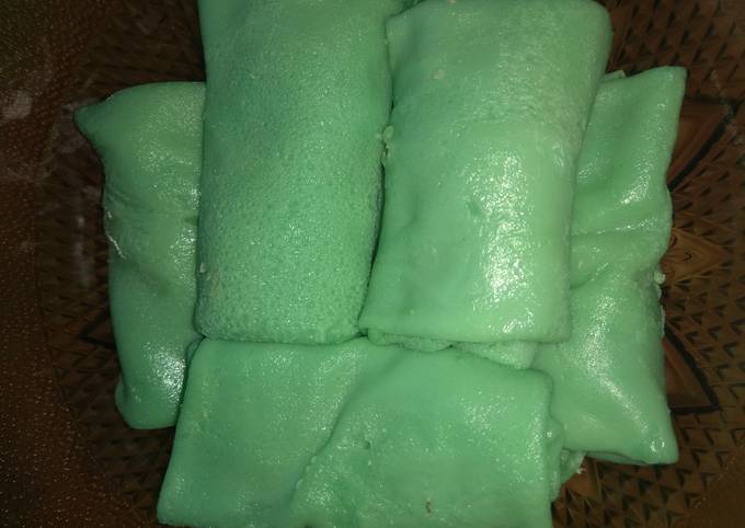 How to Make Perfect Dadar Gulung Pandan Isi Kelapa