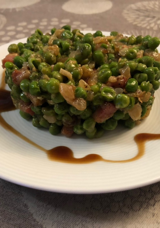 Una foto de Guisantes a la carbonara