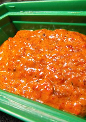Una foto de Salsa crema de morrón asado (aderezo)