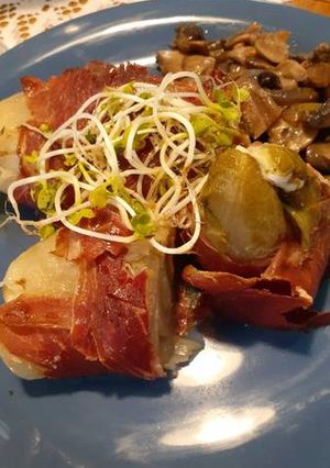Una foto de Endivias con Jamón crudo y queso