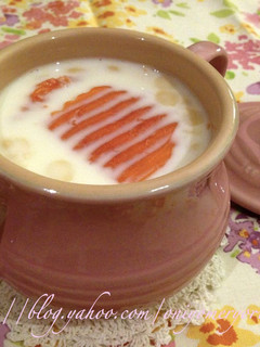 香港式甜點 ﹣ 養顏杏汁木瓜燉鮮奶 的食譜成品照片