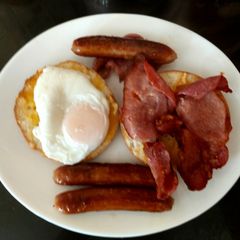 A picture of My Sausage, Bacon & Poached Egg on Bagels Lunch 🥰.
