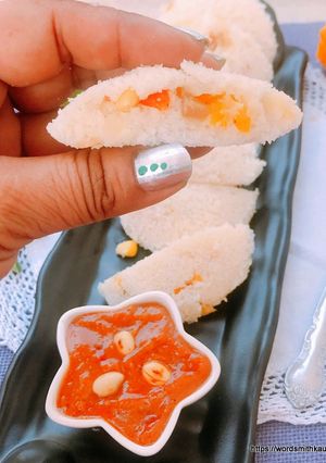 A picture of Stuffed Pizza Idli.