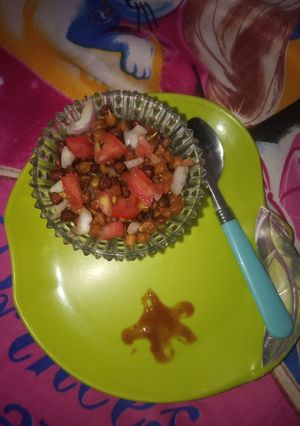 चना चाट (chana chaat recipe in Hindi) रेसिपी मुख्य फोटो
