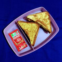 A picture of French Toast.