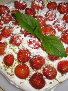 Epres-fehércsokis sajtkrémes torta recept fotója