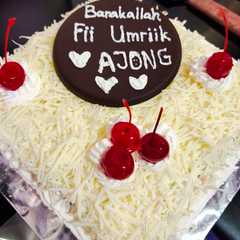 รูปของ Blackforest panggang lembut, kue ulang tahun ekonomis