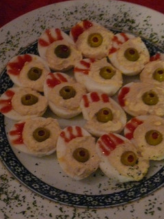 Una foto de Plato de ojos verdes