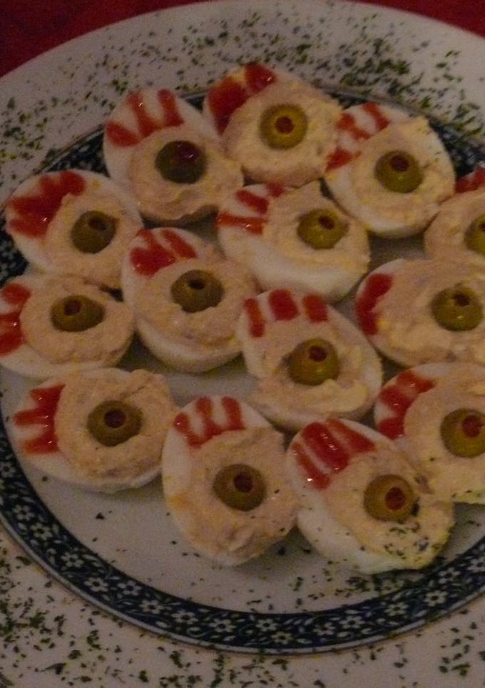 Una foto de Plato de ojos verdes
