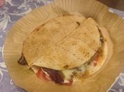 Una foto de quesadillas con tortilla de trigo