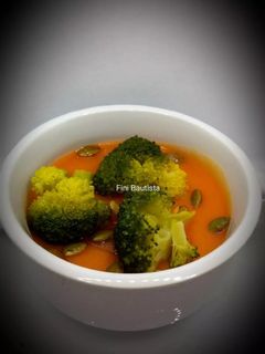 Una foto de Crema de zanahoria y brócoli