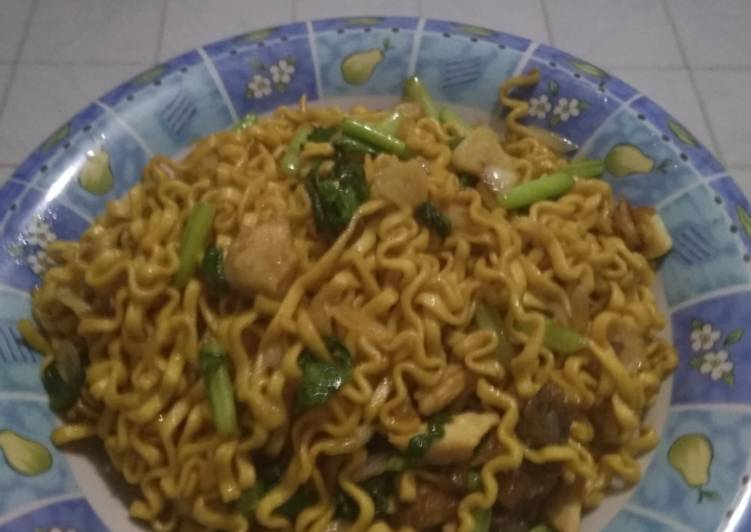 Cara Gampang Menyiapkan Mie Goreng Keriting Simple yang Lezat