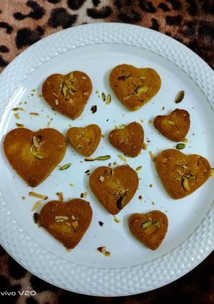 हेल्दी बिस्कुट (healthy biscuit recipe in Hindi) रेसिपी मुख्य फोटो