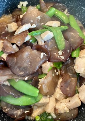 รูปของ อกไก่ผัดพริกไทยดำ