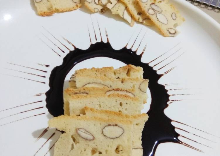 Crispy Almonds Bread