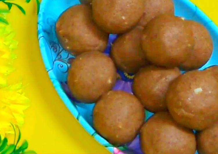 Singhare ke ate ke ladoo