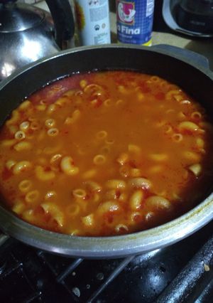 Una foto de Sopa en caldo con chile colorado Sonora