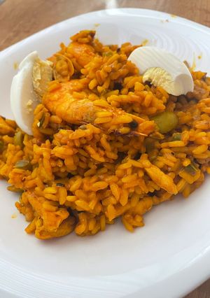 Foto principal de Paella Mixta de Carne, Langostinos y Champiñones Riquísima