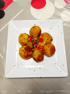 Una foto de Albóndigas de pollo al horno con queso y verduritas