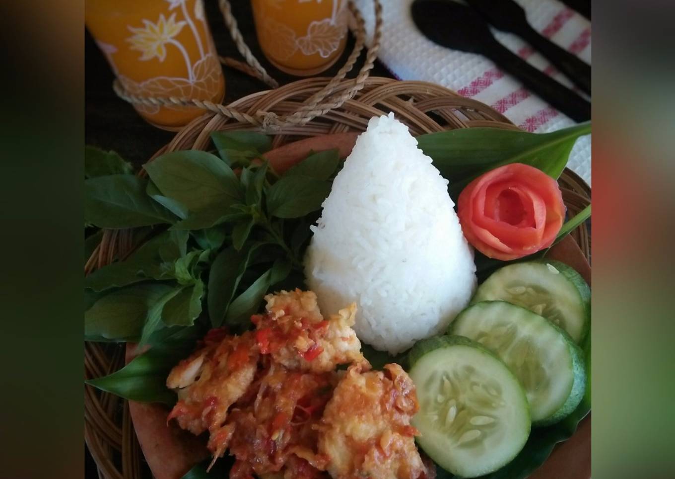Ayam Geprek pedas gurih