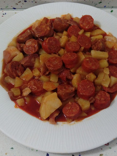 Una foto de Estofado de cachelos con chorizo ibérico