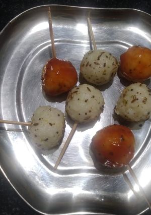 A picture of Rice Popsticks.