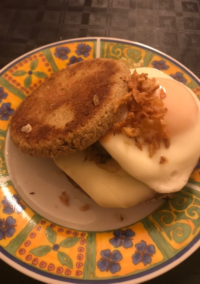 Una foto de Pan para hamburguesa fit 🍔 sin horno!!