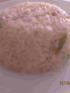 Una foto de Arroz blanco salteado con mantequilla y especias