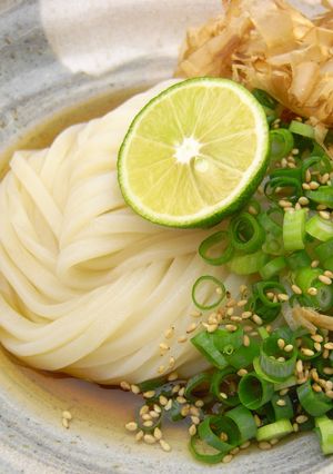 A picture of Sudachi and Sanuki Bukkake Udon.