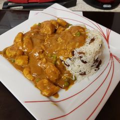 A picture of My Chicken & Prawn Curry. With Basmati Rice and Sultanas.😁.