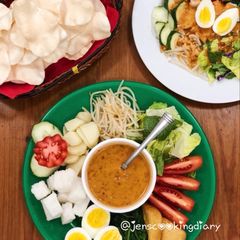 A picture of Gado Gado (Indonesian Salad with Peanut Dressings).