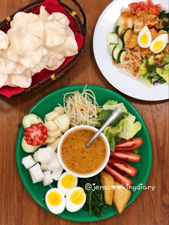 A picture of Gado Gado (Indonesian Salad with Peanut Dressings).