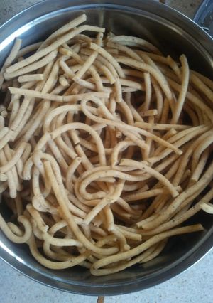 મોરા ગાઠિયા(Mola Ganthiya Recipe In Gujarati) રેસીપી મુખ્ય ફોટો