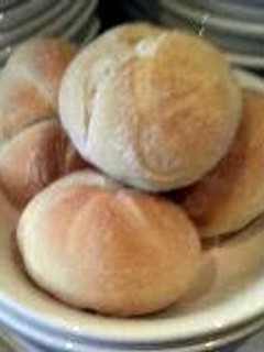 A picture of bread rolls.