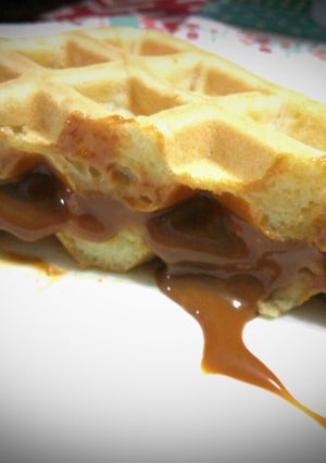 Una foto de Waffles sin TACC y con dulce de leche