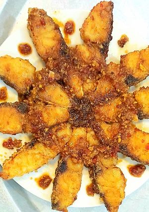 Hình của món Cá măng biển 1 nắng chiên giòn sốt chua ngọt.