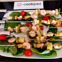 A picture of My BBQ Skewered Prawns fruit & Veg 😍.