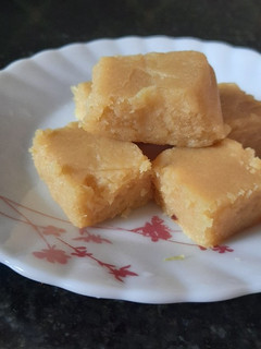 A picture of Besean and dry coconut burfi.