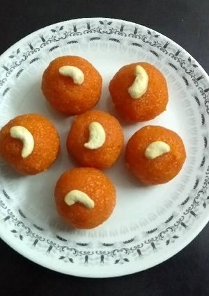 मोतीचूर के लाडू (Motichoor ke Ladoo recipe in hindi) रेसिपी मुख्य फोटो