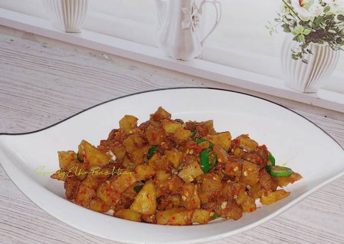 Resep mudah memasak Sambal Goreng Kentang untuk Idul Fitri yang nagih banget
