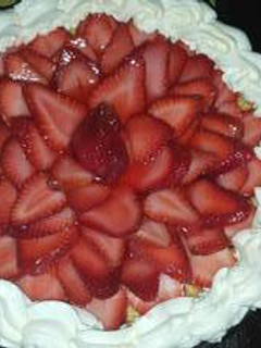 Una foto de Tarta frutillas y crema pastelera