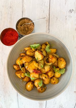 A picture of Baked Spicy Salt & Chilli baby Potatoes.