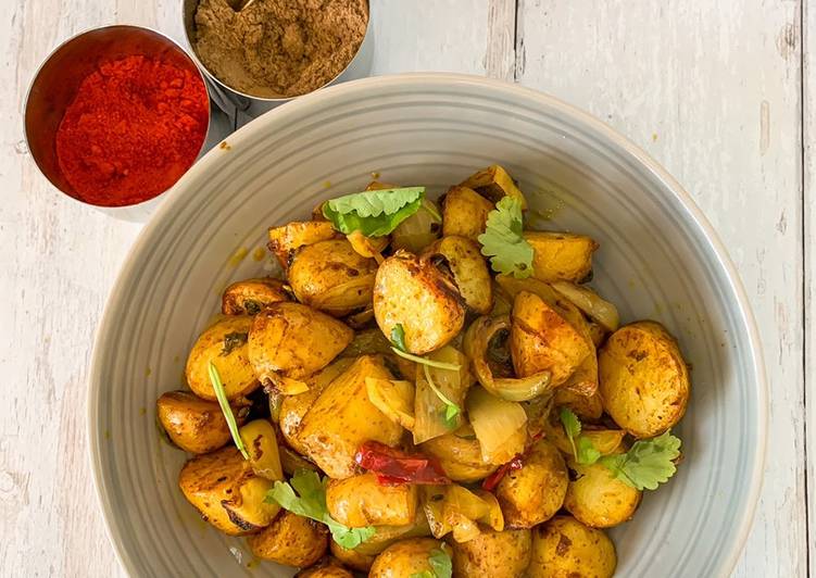 Recipe of Homemade Baked Spicy Salt &amp; Chilli baby Potatoes