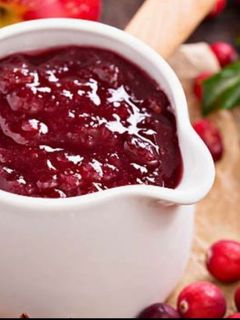 Una foto de Salsa de Arándanos para Receta de Pavo Horneado de Thanksgiving