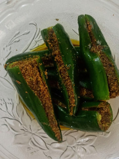 हरी मिर्च का आचार (hari mirch ka achar recipe in hindi) रेसिपी मुख्य फोटो