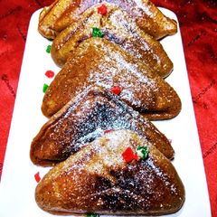 A picture of Biscuits cake in sandwich maker.