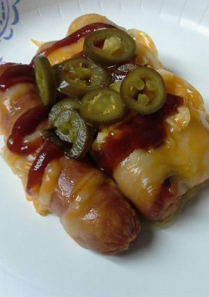A picture of Spicy cheesy hotdogs.
