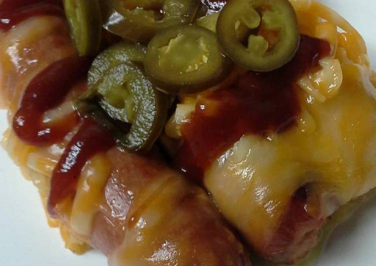 Recipe: Tasty Spicy cheesy hotdogs