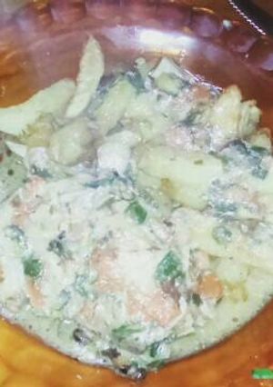 Una foto de Pollo al verdeo con papas fritas 😃